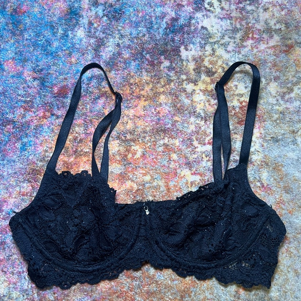 Elegant Black Lace Baloncette Bra with diamond